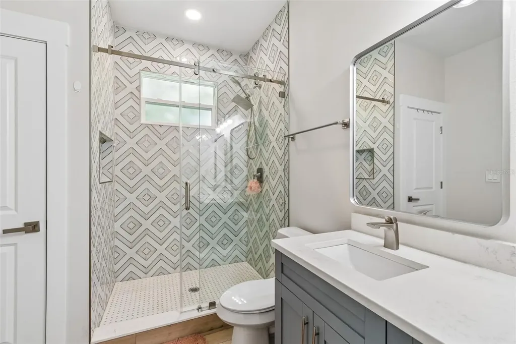 1901 W Cluster Avenue Tampa FL 33604
