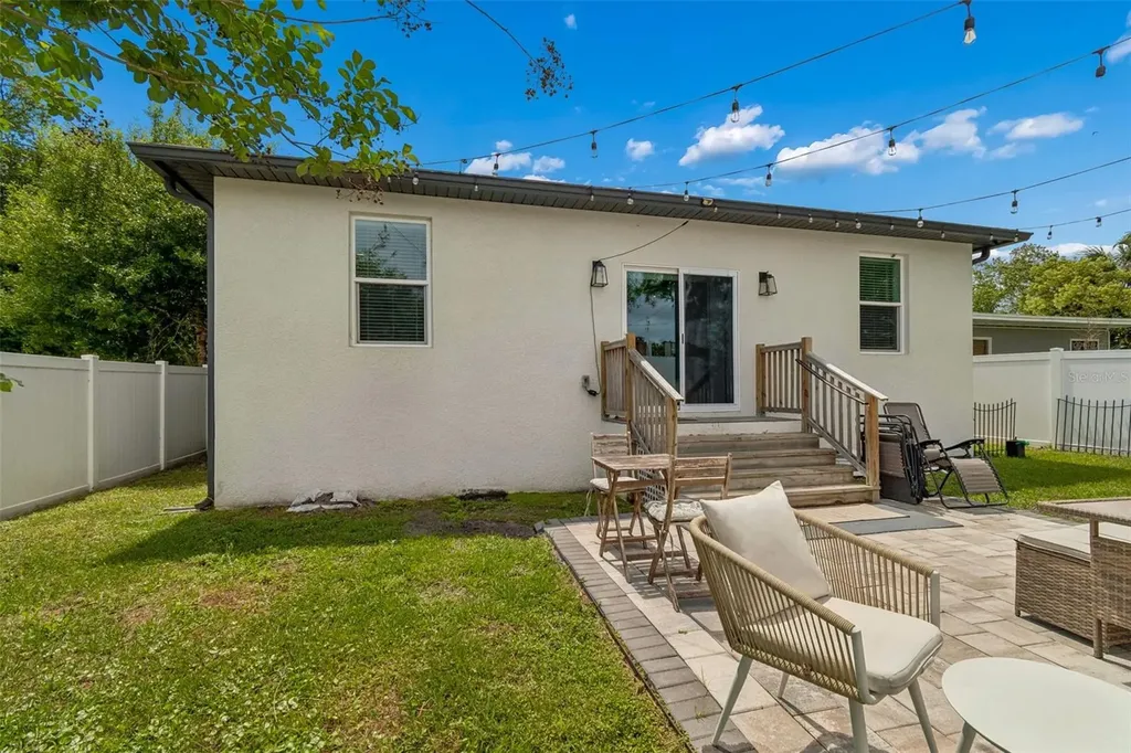 1901 W Cluster Avenue Tampa FL 33604