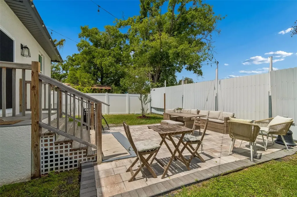 1901 W Cluster Avenue Tampa FL 33604