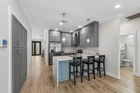 1901 W Cluster Avenue Tampa FL 33604
