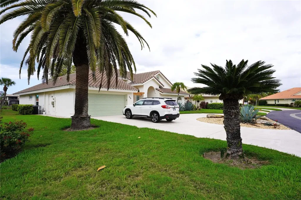 204 Carriage House Lane Nokomis FL 34275