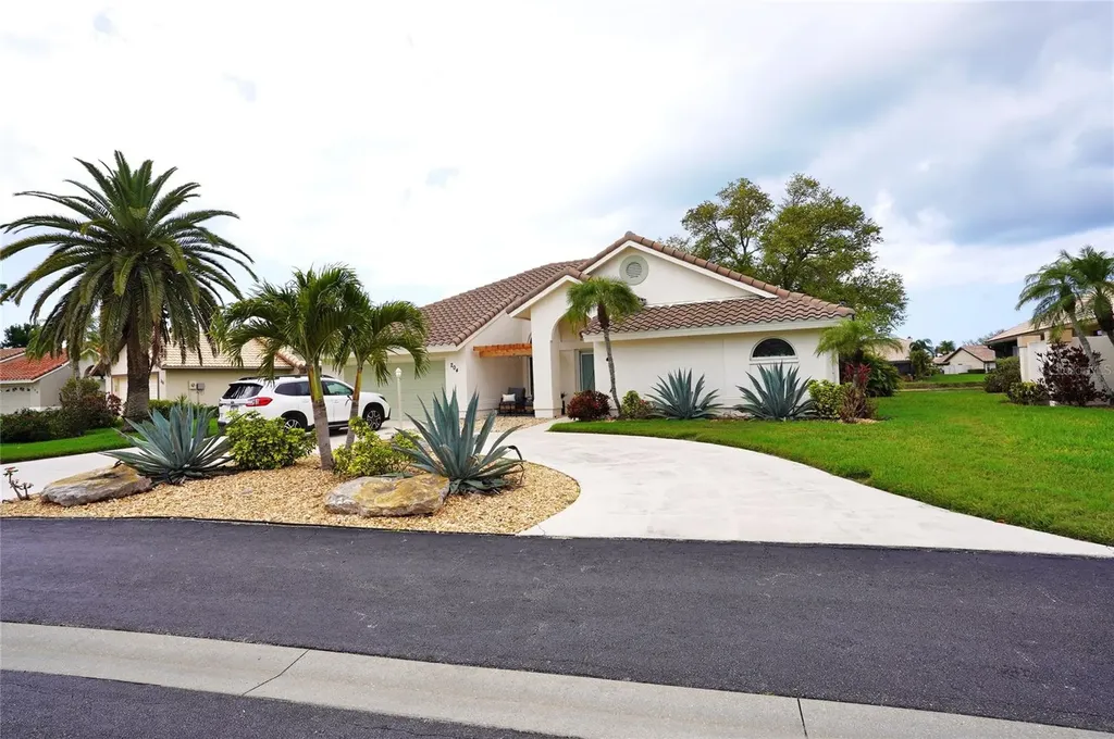 204 Carriage House Lane Nokomis FL 34275