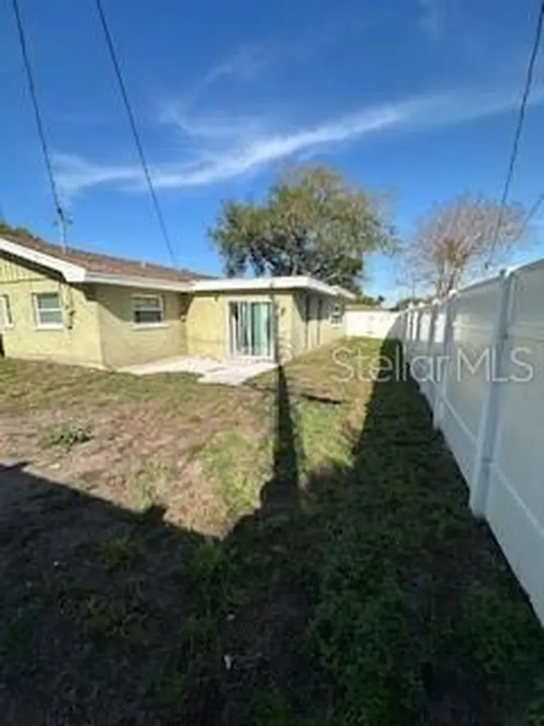 2266 Dart Avenue Largo FL 33770