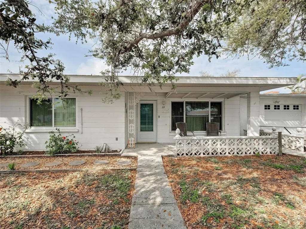 25 Hillcrest Drive Englewood FL 34223