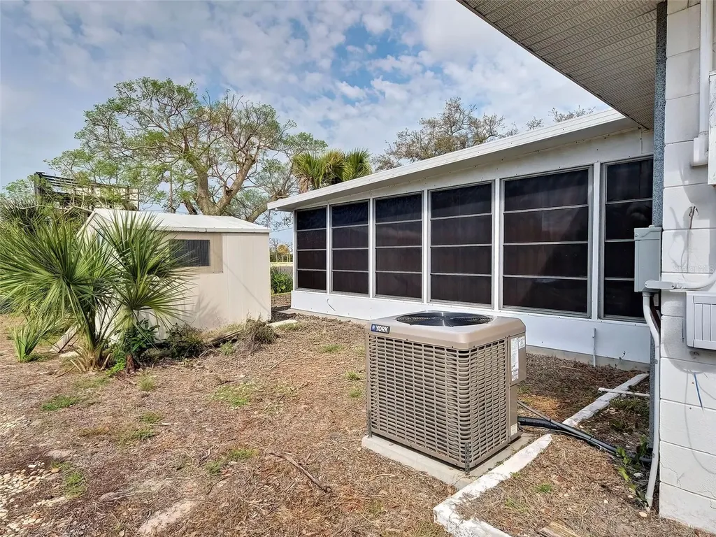 25 Hillcrest Drive Englewood FL 34223