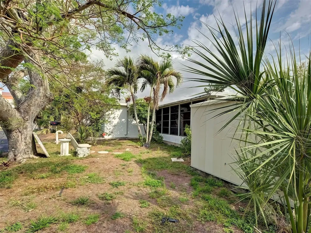 25 Hillcrest Drive Englewood FL 34223