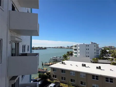 285 107th Avenue Treasure Island FL 33706
