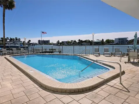 285 107th Avenue Treasure Island FL 33706