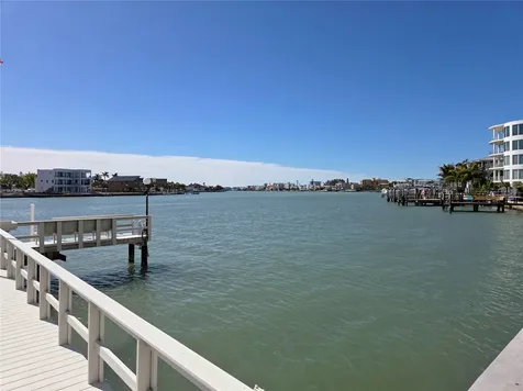 285 107th Avenue Treasure Island FL 33706