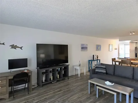 285 107th Avenue Treasure Island FL 33706