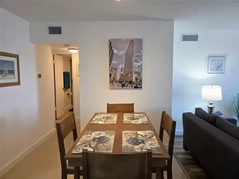285 107th Avenue Treasure Island FL 33706