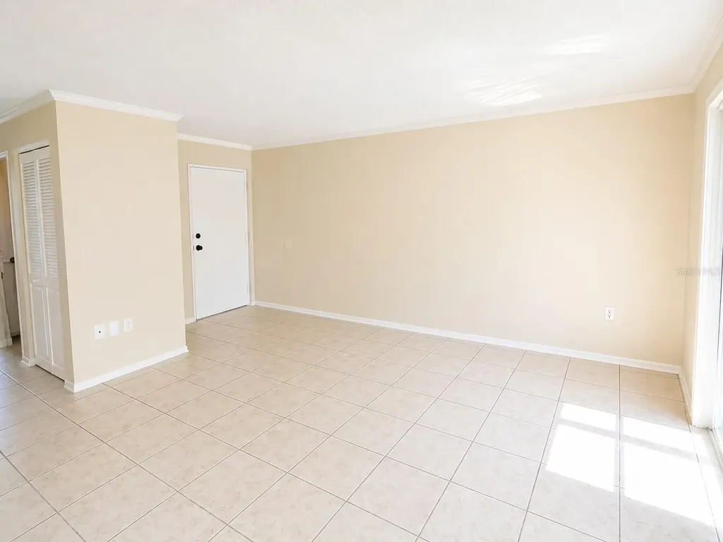 1044 82nd Terrace N St Petersburg FL 33702