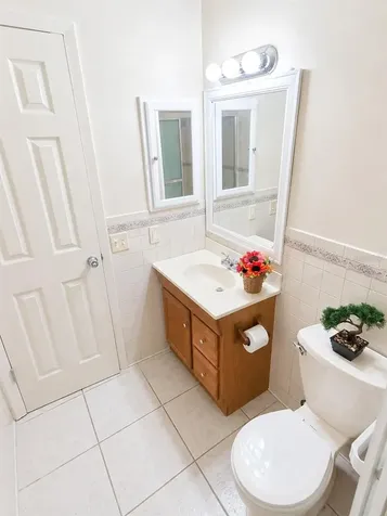 1044 82nd Terrace N St Petersburg FL 33702