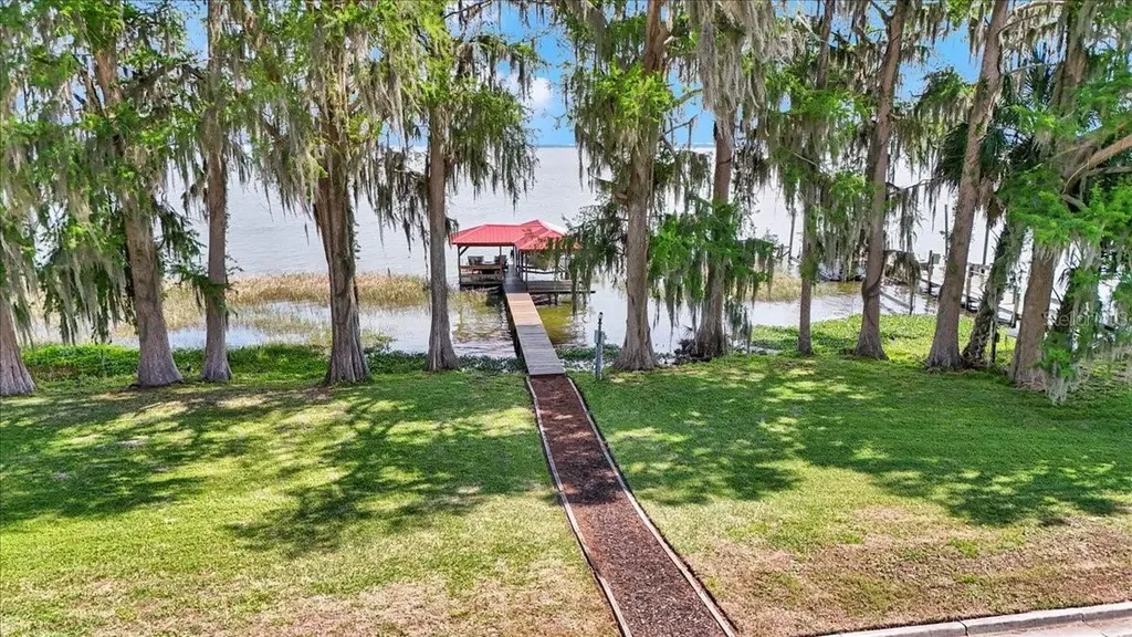 405 Lakeshore Drive Leesburg FL 34748
