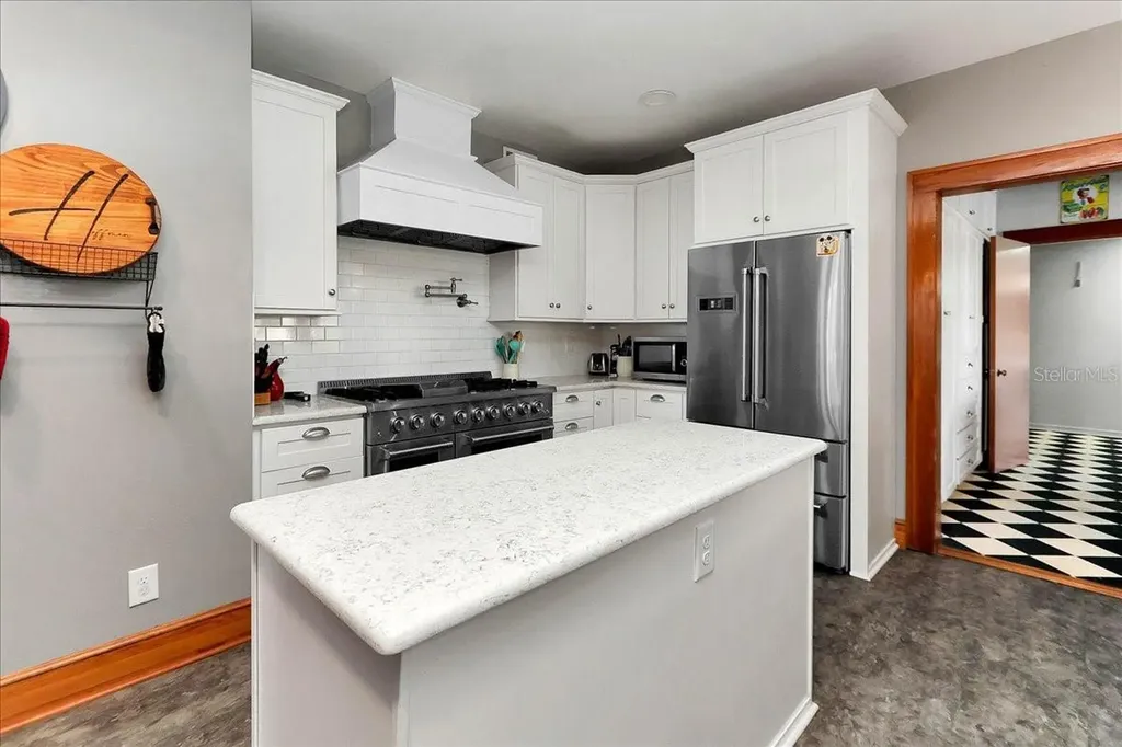 405 Lakeshore Drive Leesburg FL 34748