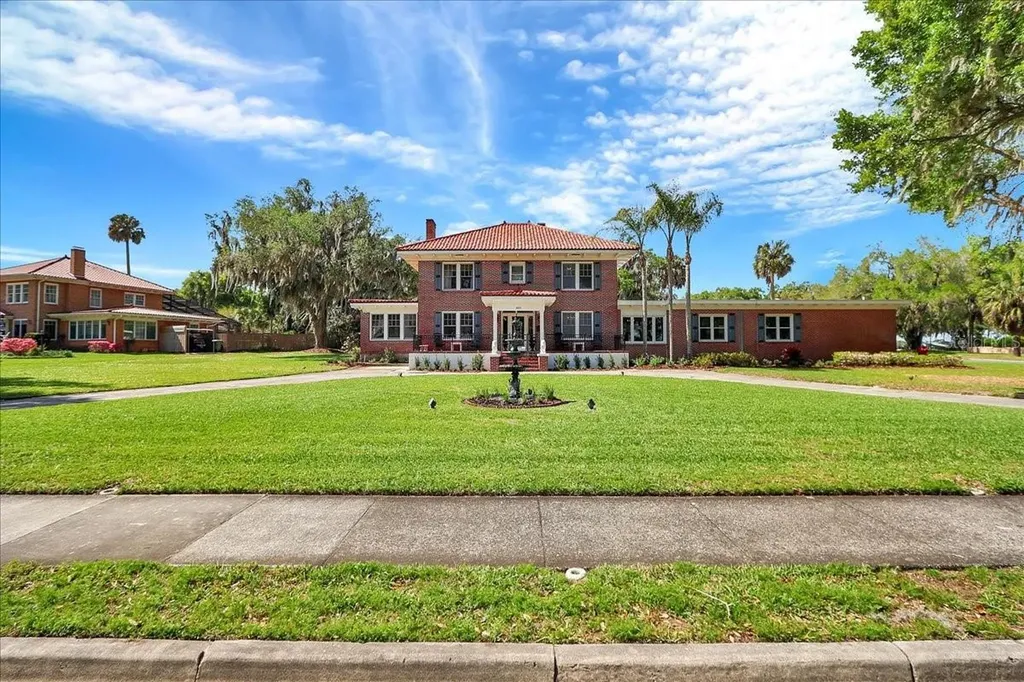 405 Lakeshore Drive Leesburg FL 34748