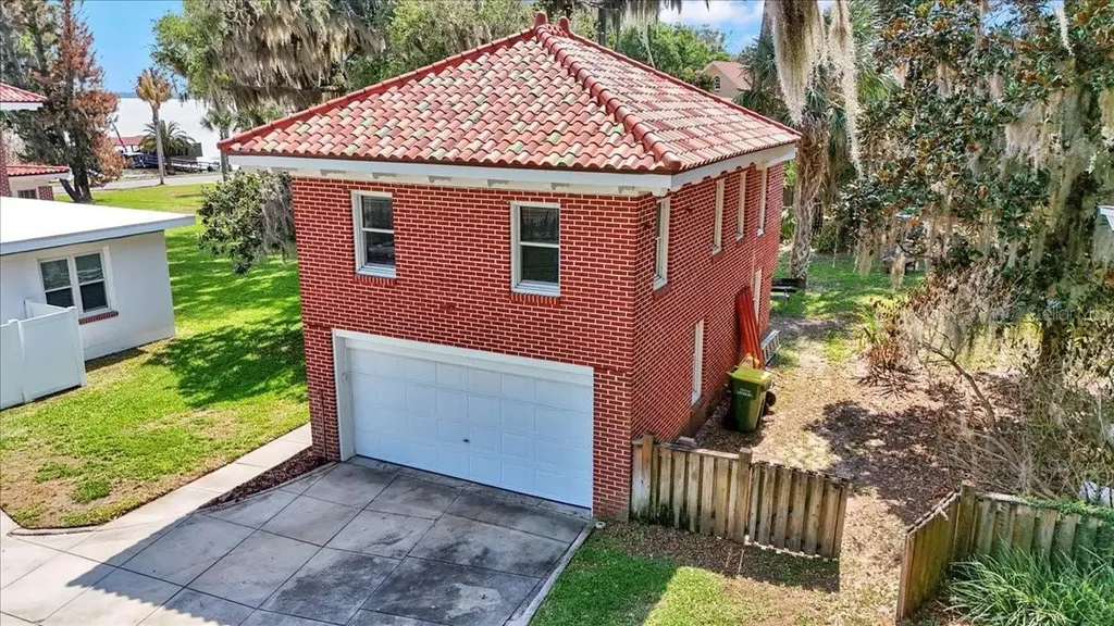 405 Lakeshore Drive Leesburg FL 34748
