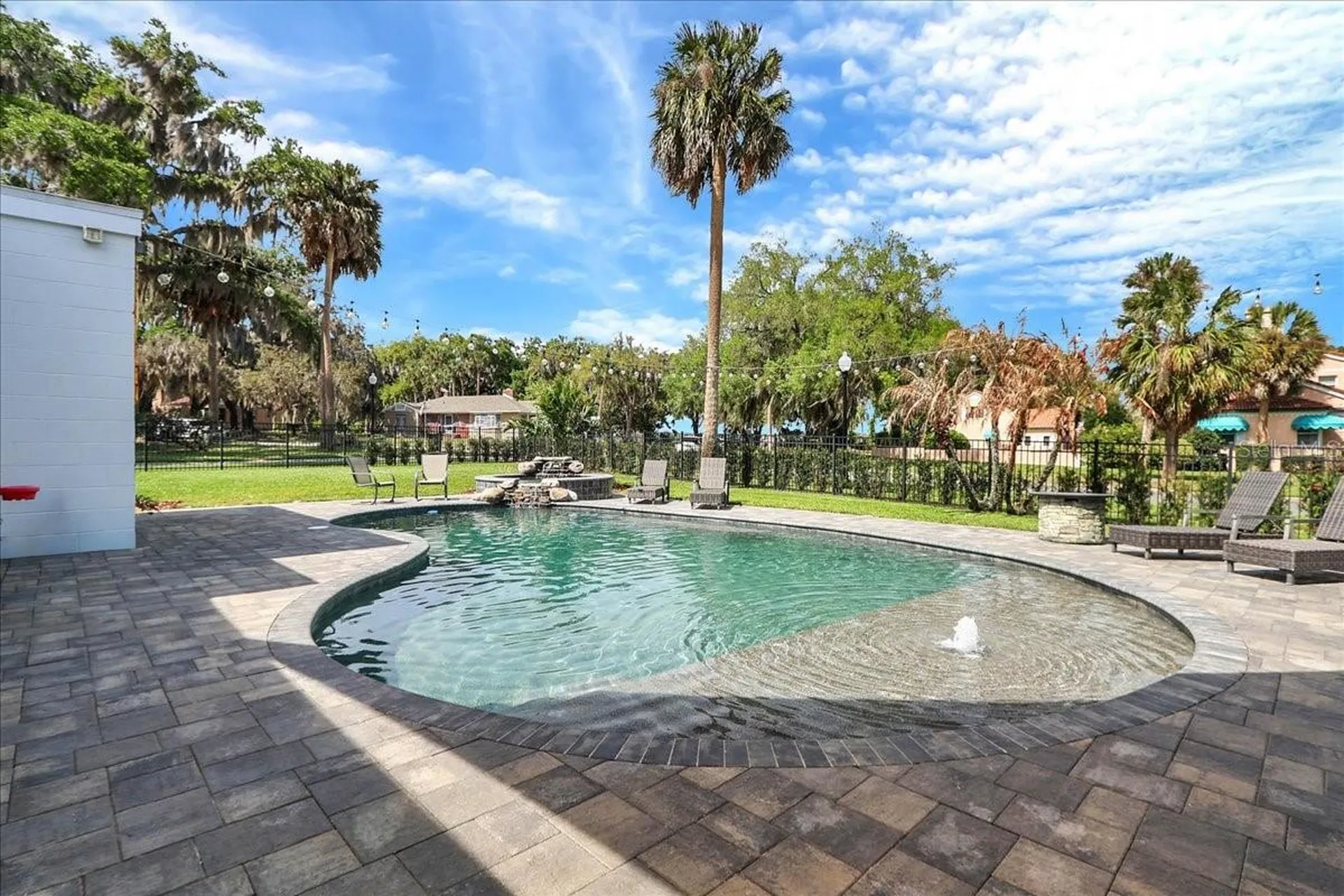 405 Lakeshore Drive Leesburg FL 34748