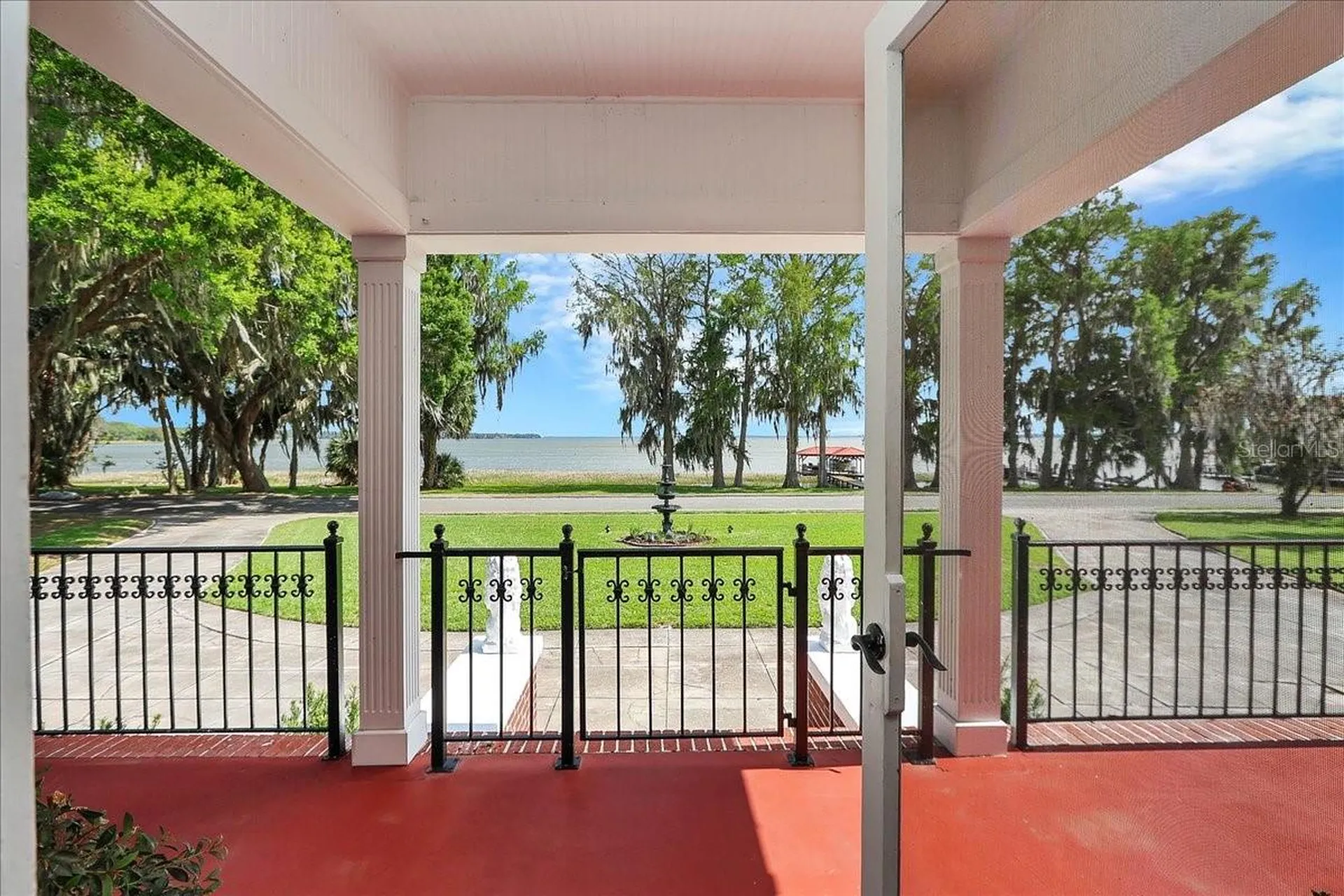 405 Lakeshore Drive Leesburg FL 34748