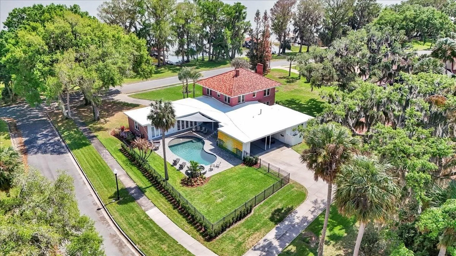405 Lakeshore Drive Leesburg FL 34748