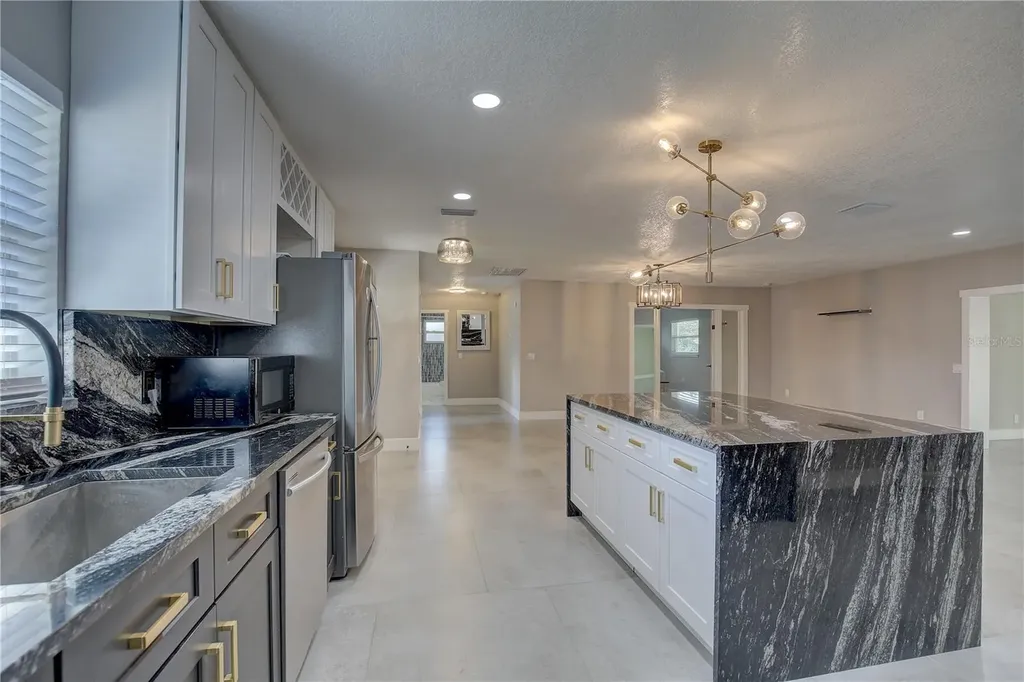 912 S Highland Avenue Clearwater FL 33756