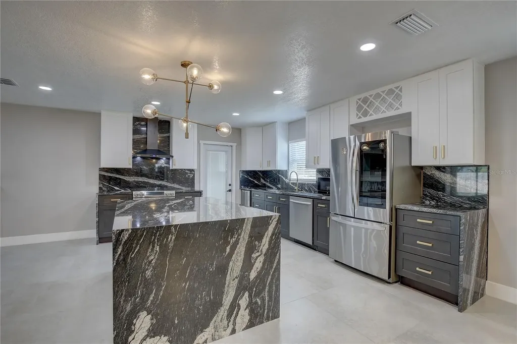 912 S Highland Avenue Clearwater FL 33756