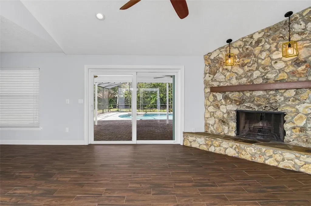 4472 Winderlakes Drive Orlando FL 32835