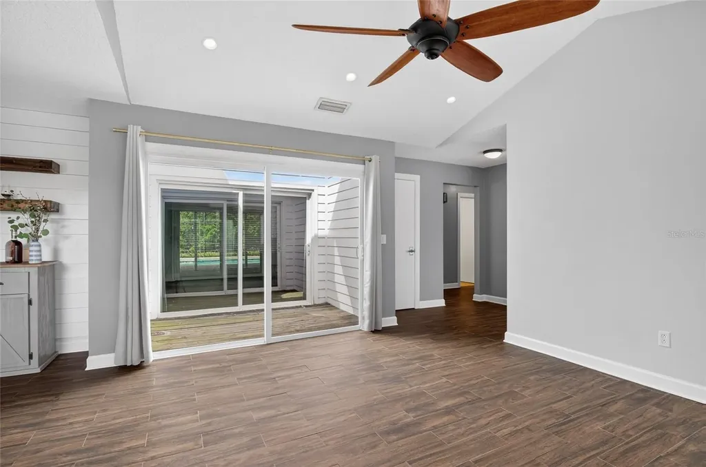 4472 Winderlakes Drive Orlando FL 32835