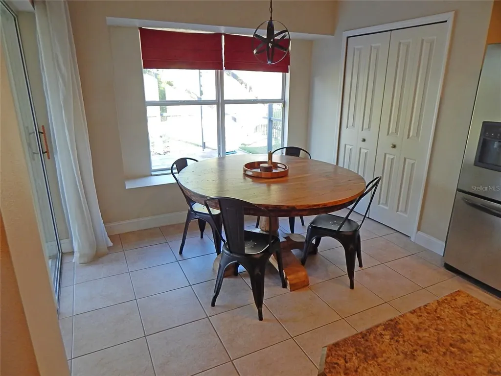 6519 Bridgecrest Drive Lithia FL 33547