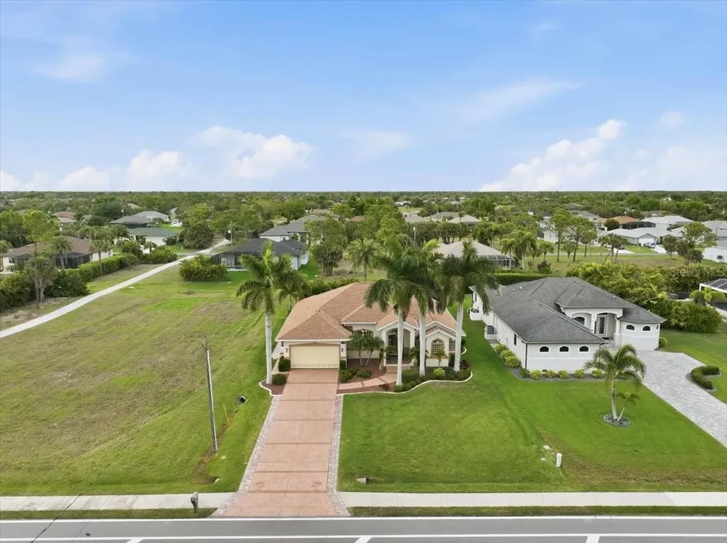 185 Rotonda Boulevard E Rotonda West FL 33947