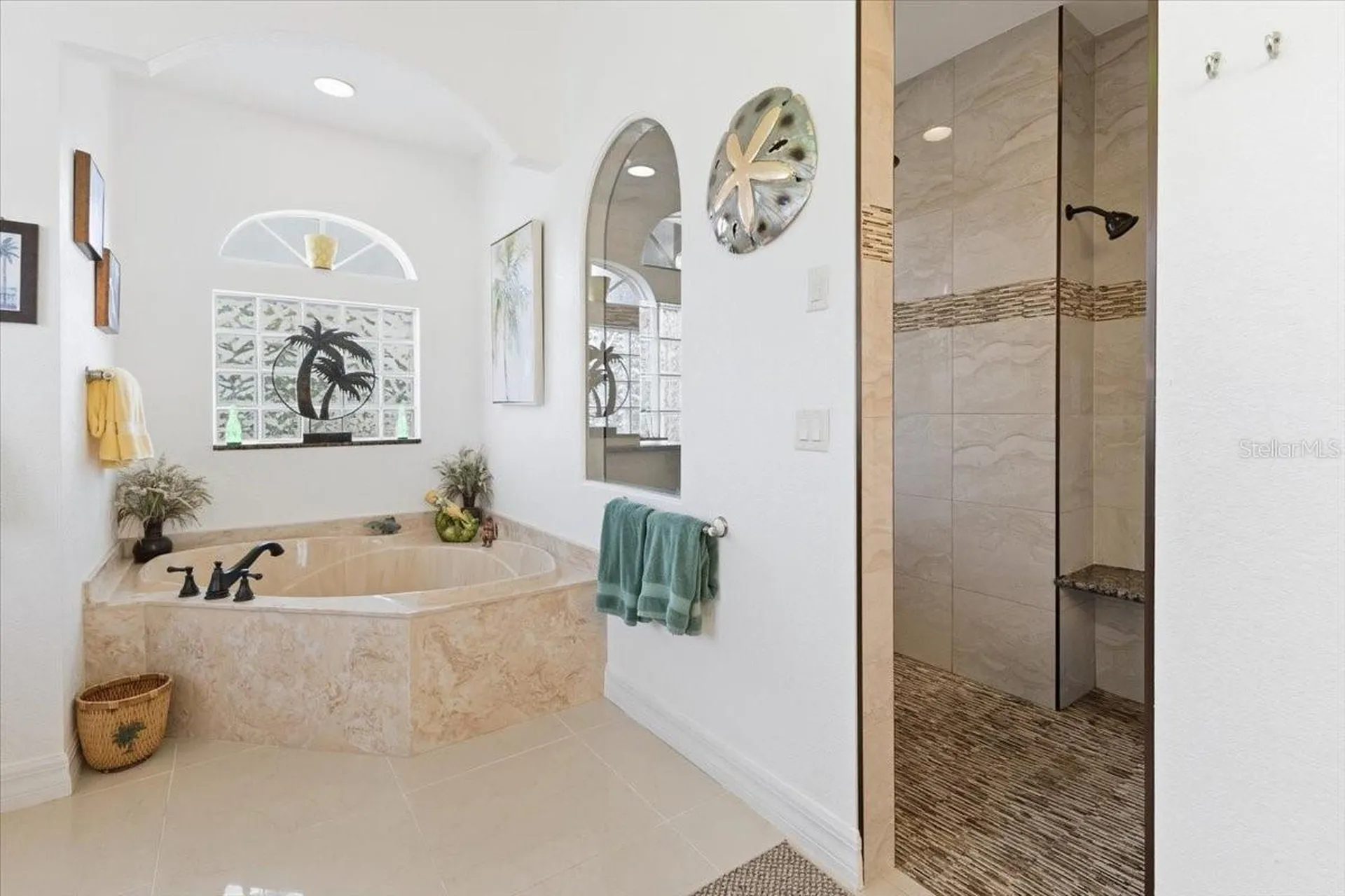 185 Rotonda Boulevard E Rotonda West FL 33947