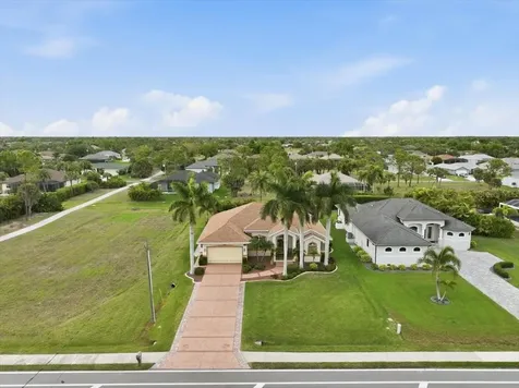 185 Rotonda Boulevard E Rotonda West FL 33947