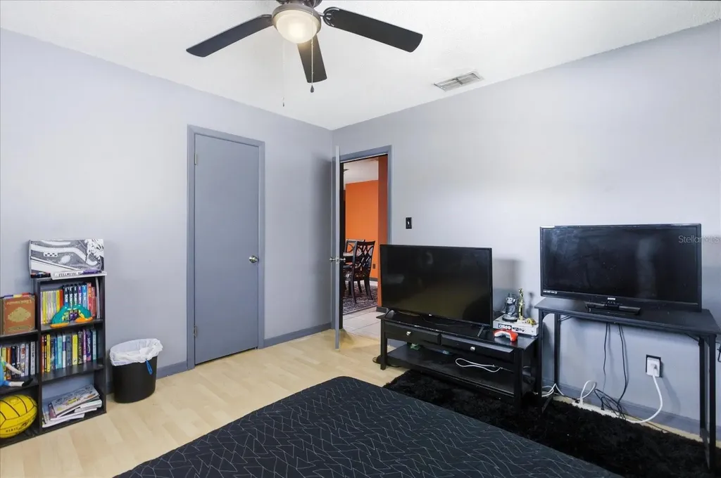 4623 Conway Gardens Road Orlando FL 32806