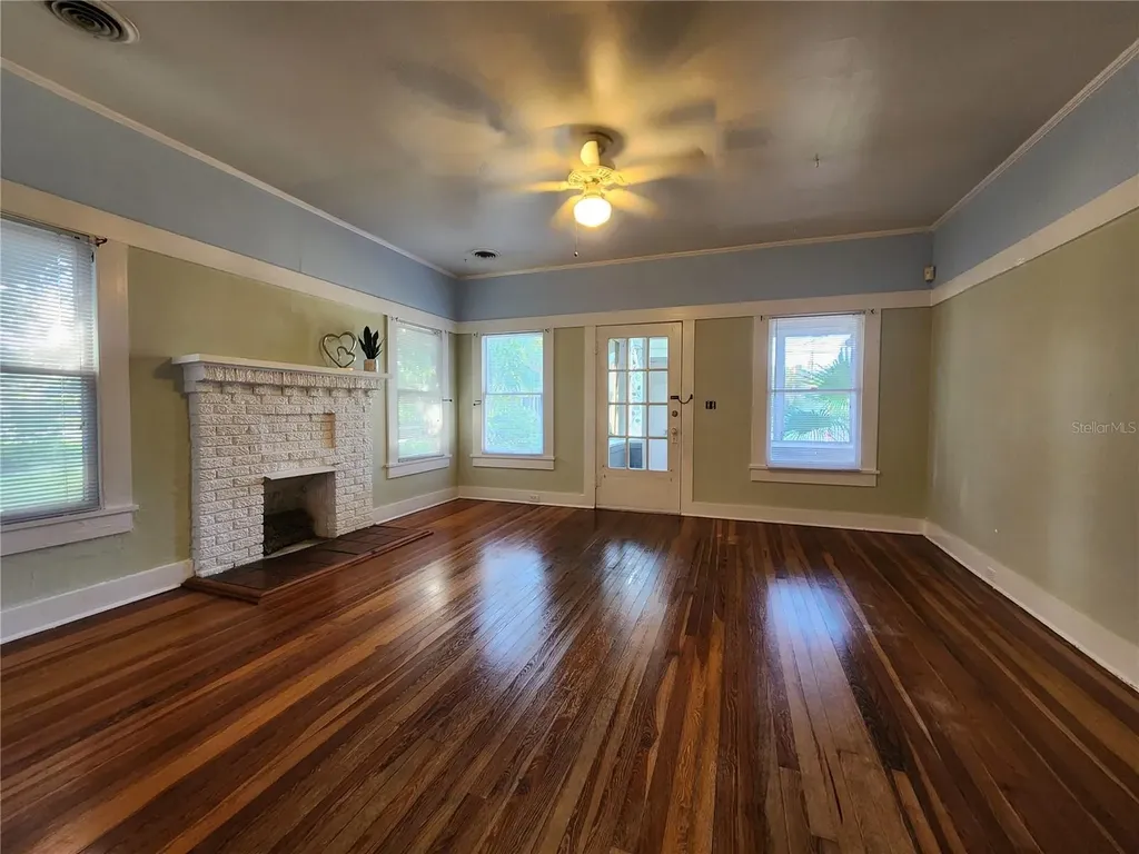 2121 7th Avenue W Bradenton FL 34205