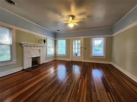 2121 7th Avenue W Bradenton FL 34205
