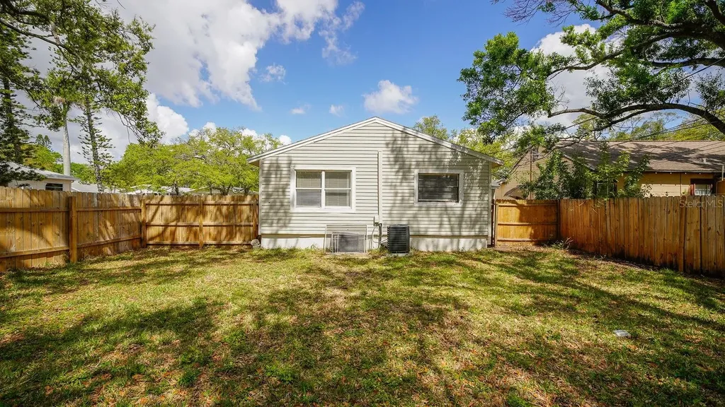 546 16th Avenue S St Petersburg FL 33701