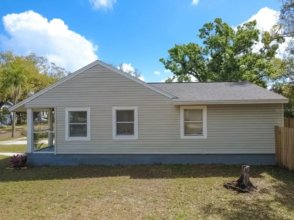 546 16th Avenue S St Petersburg FL 33701