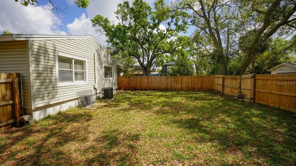 546 16th Avenue S St Petersburg FL 33701