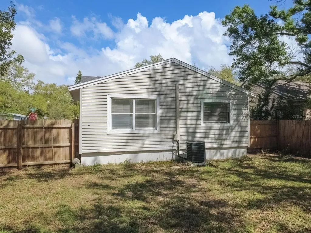 546 16th Avenue S St Petersburg FL 33701