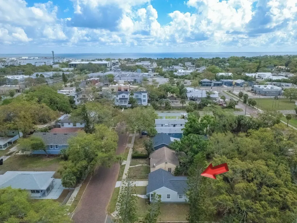 546 16th Avenue S St Petersburg FL 33701
