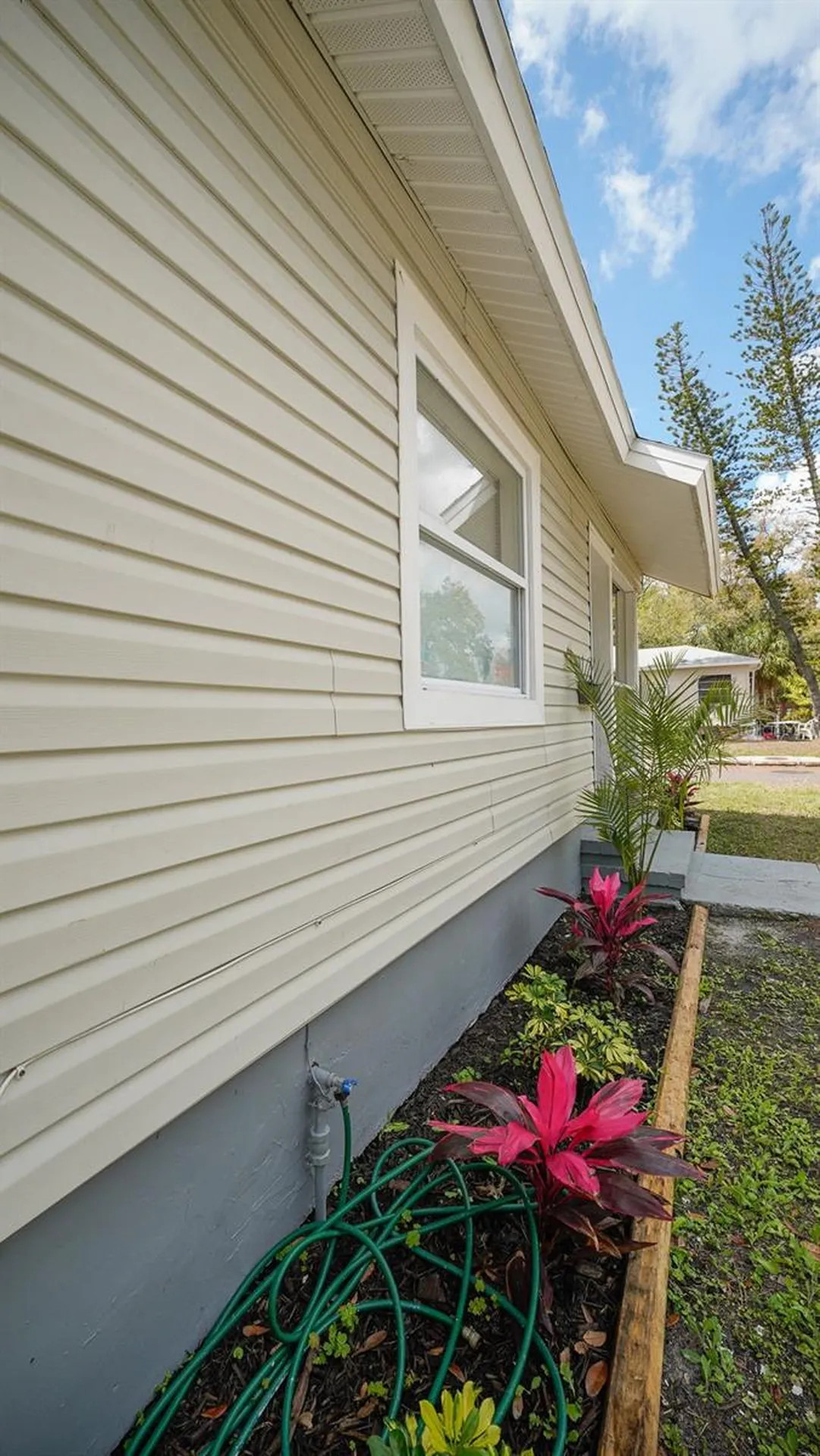 546 16th Avenue S St Petersburg FL 33701