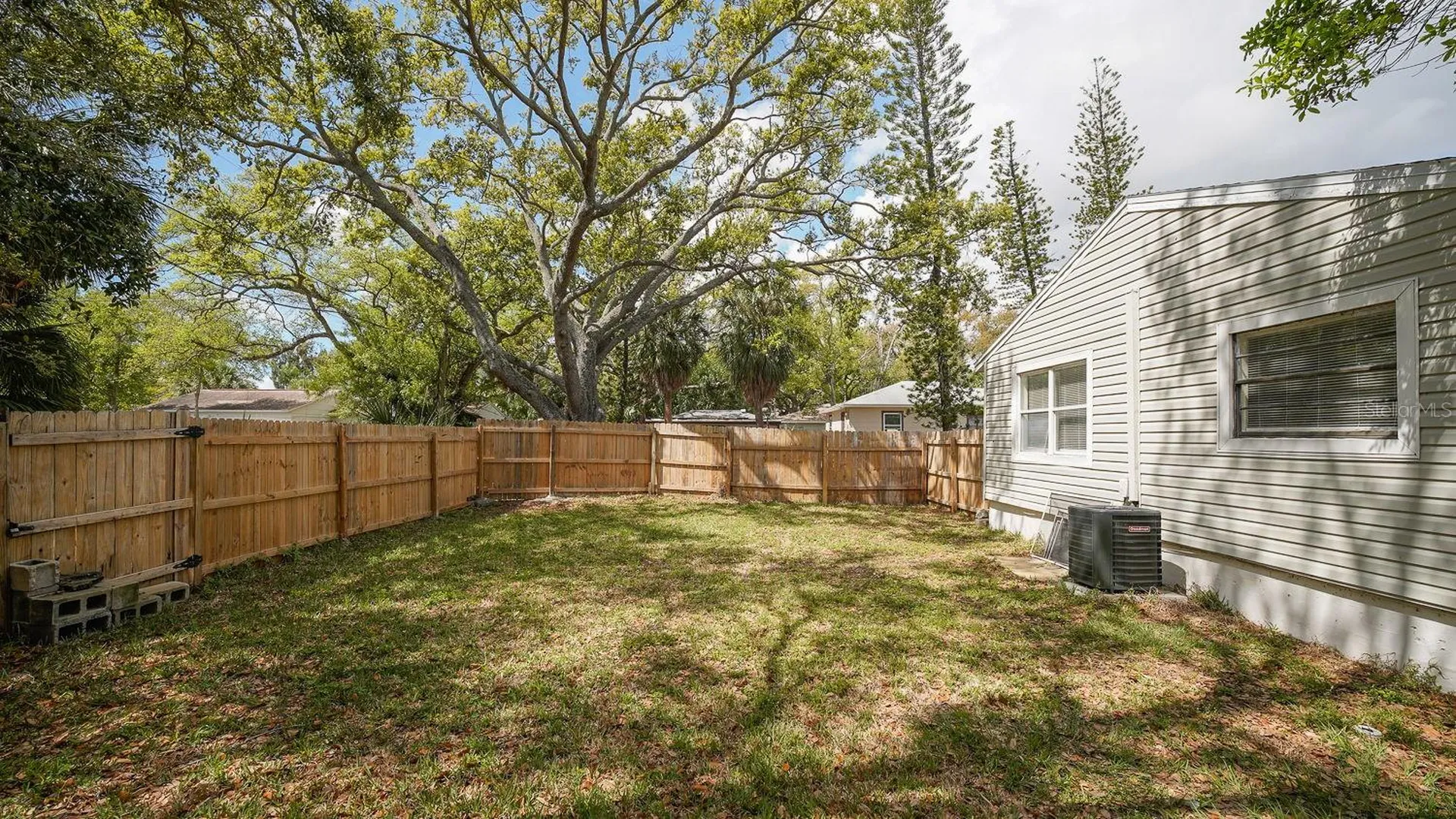 546 16th Avenue S St Petersburg FL 33701