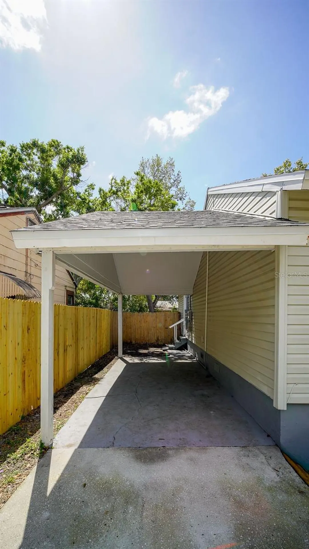 546 16th Avenue S St Petersburg FL 33701
