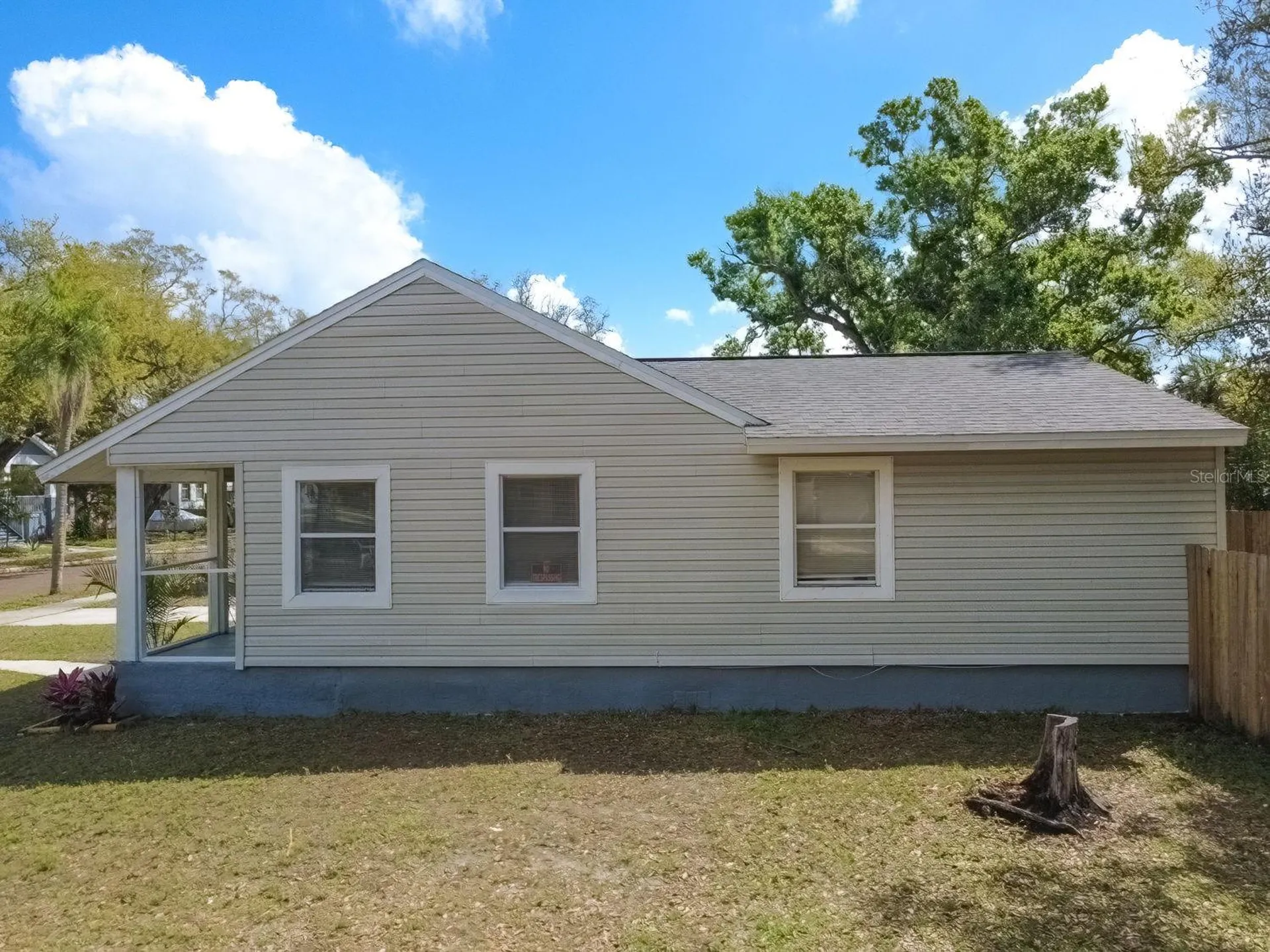 546 16th Avenue S St Petersburg FL 33701