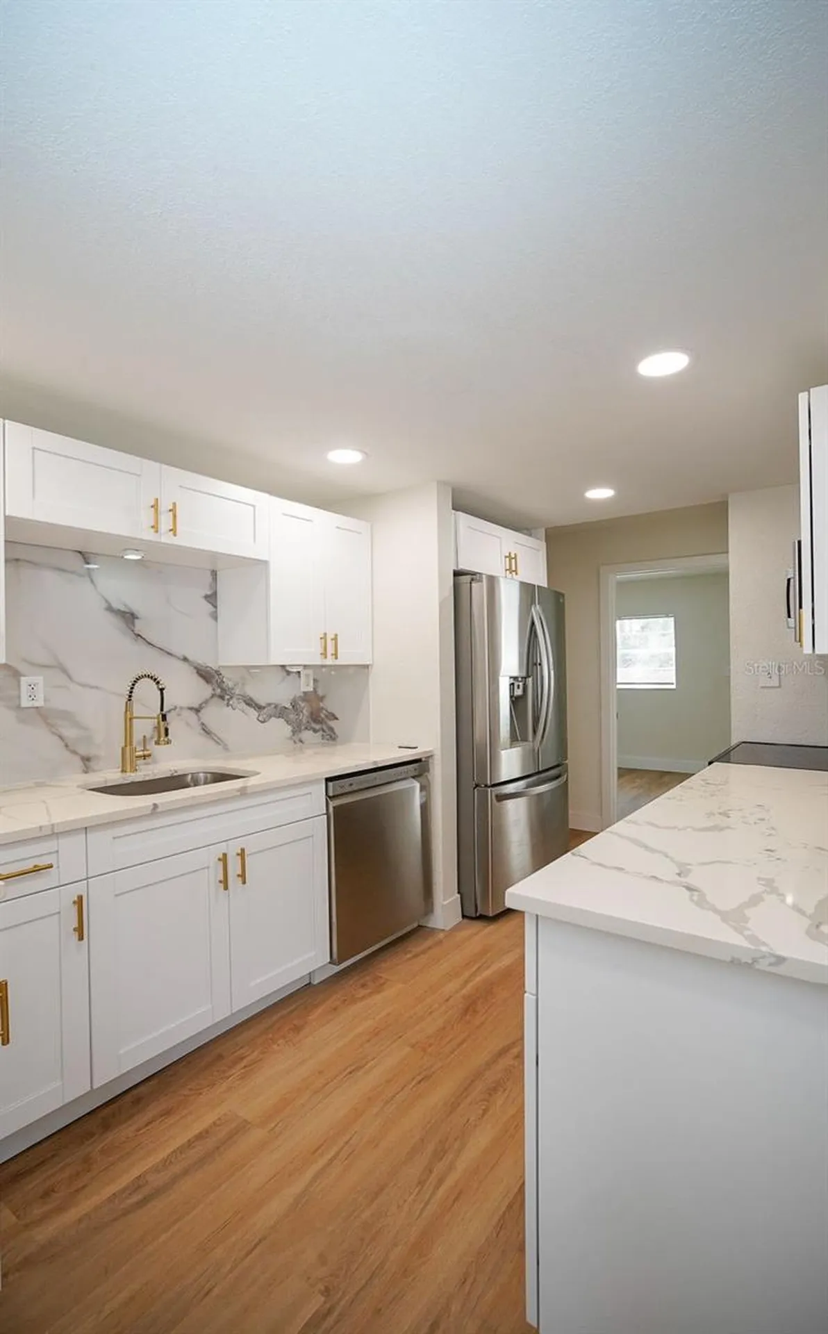 546 16th Avenue S St Petersburg FL 33701
