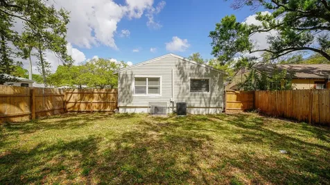 546 16th Avenue S St Petersburg FL 33701