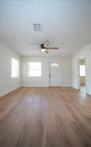 546 16th Avenue S St Petersburg FL 33701