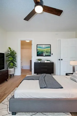 546 16th Avenue S St Petersburg FL 33701