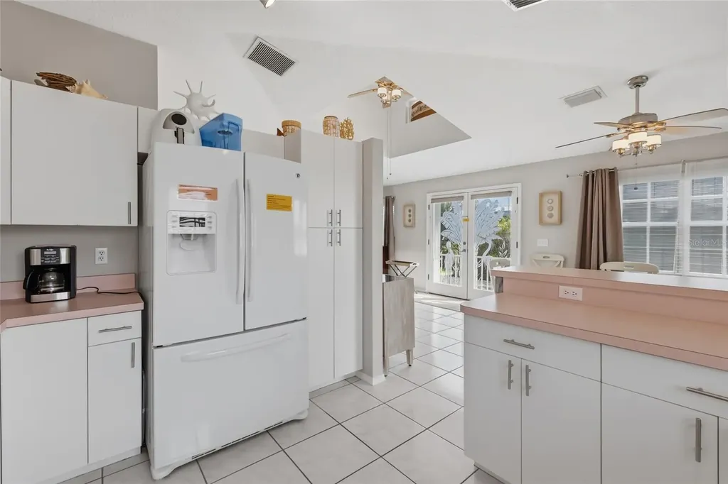 2806 Gulf Drive Holmes Beach FL 34217