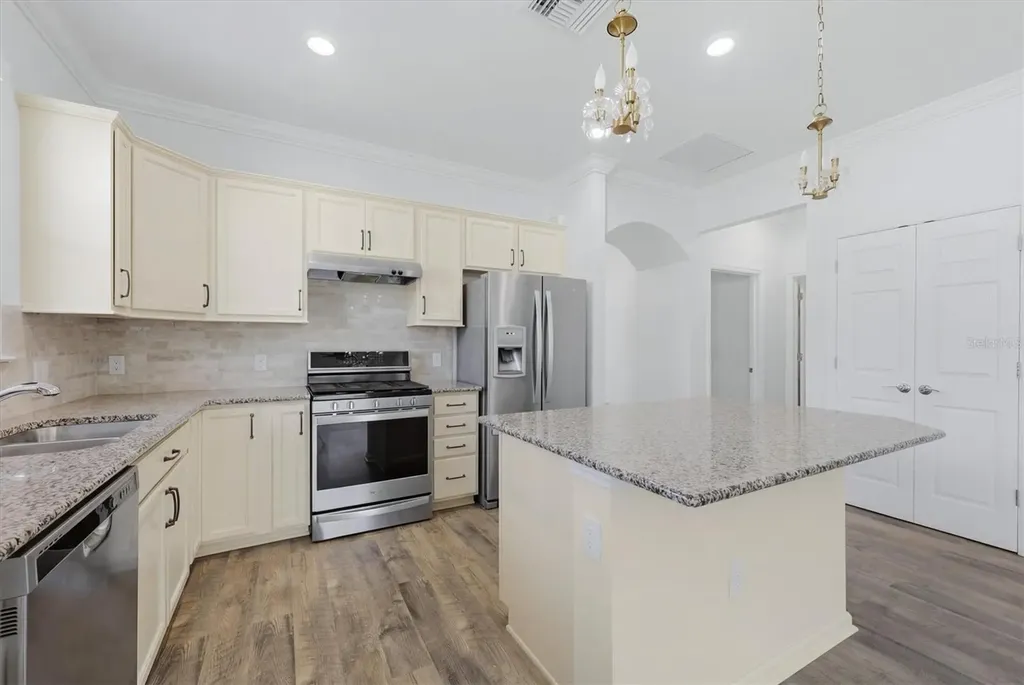17039 Hampton Falls Terrace Bradenton FL 34202